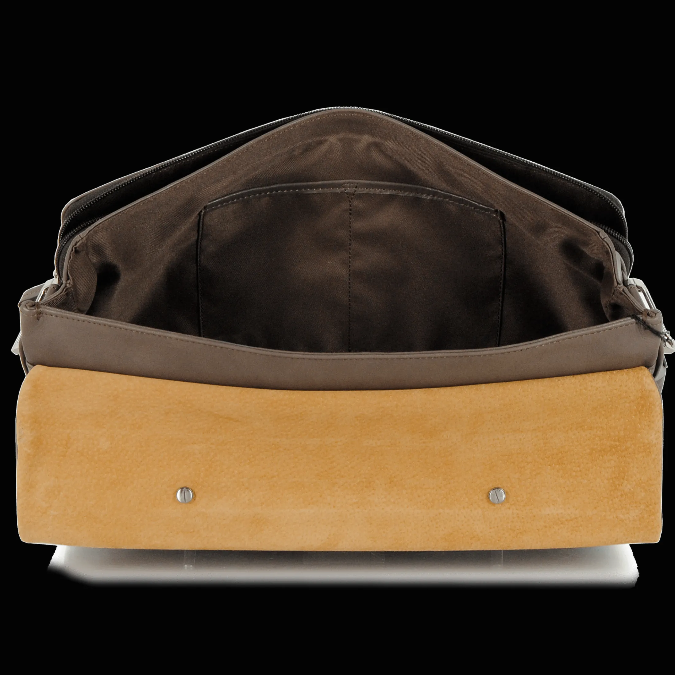 borsa_da_lavoro_in_pelle__6.webp Borsa da lavoro in pelle morbida 15'' Moka