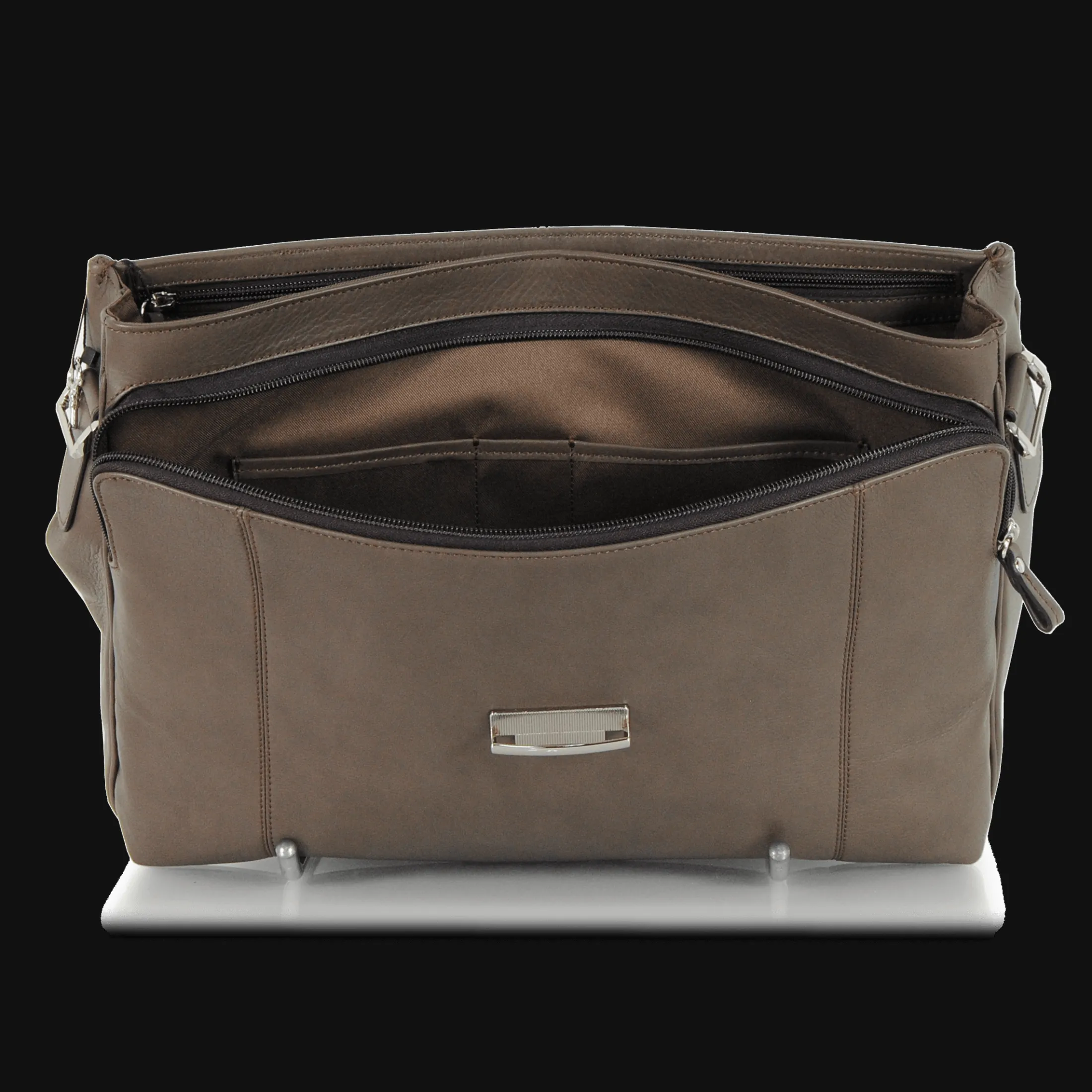 borsa_da_lavoro_in_pelle__7-2.webp Borsa da lavoro in pelle morbida 15'' Grigio Taupe