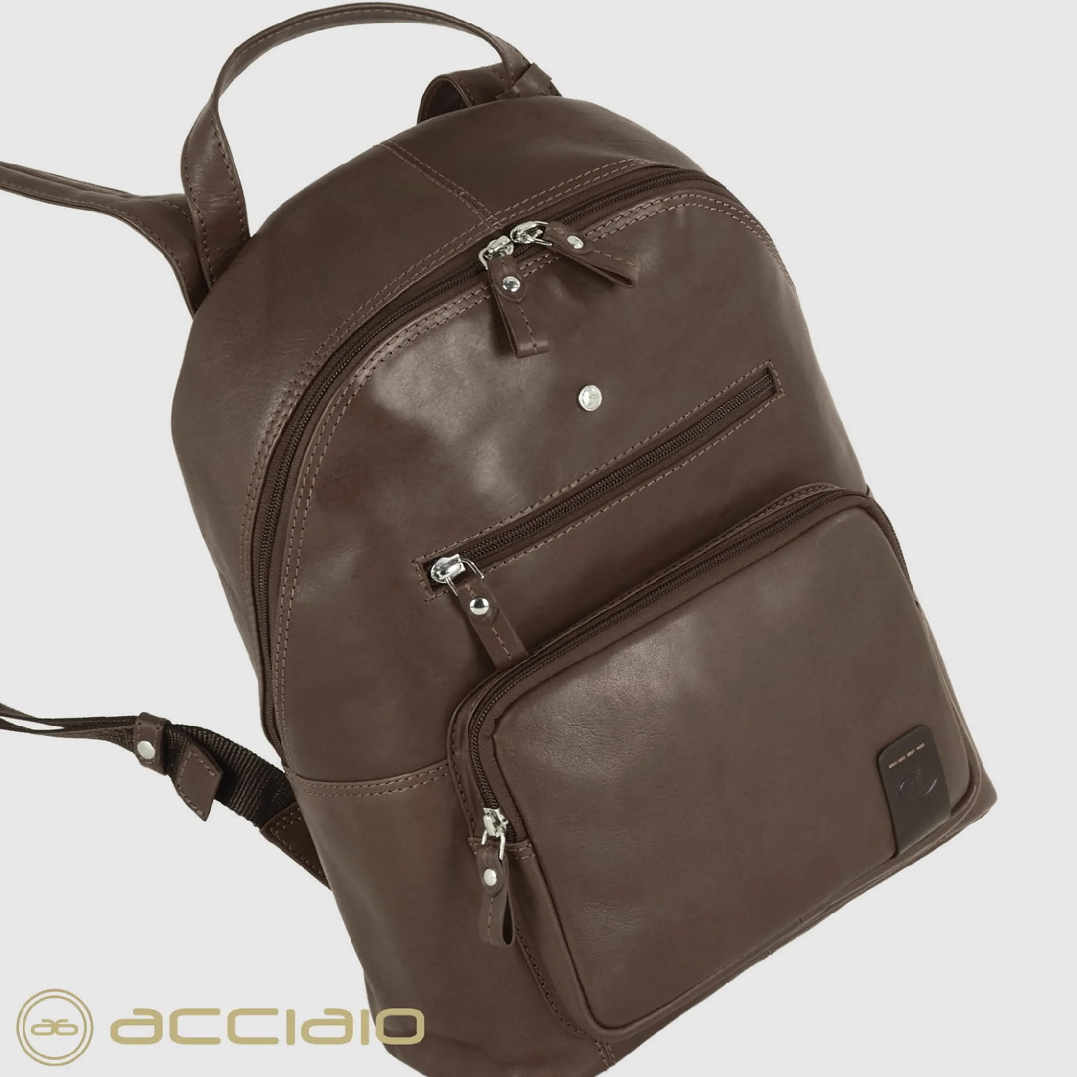 zaino_in_pelle_carnaby_st_1-2.webp Zaino in pelle Carnaby St. 13" Marrone