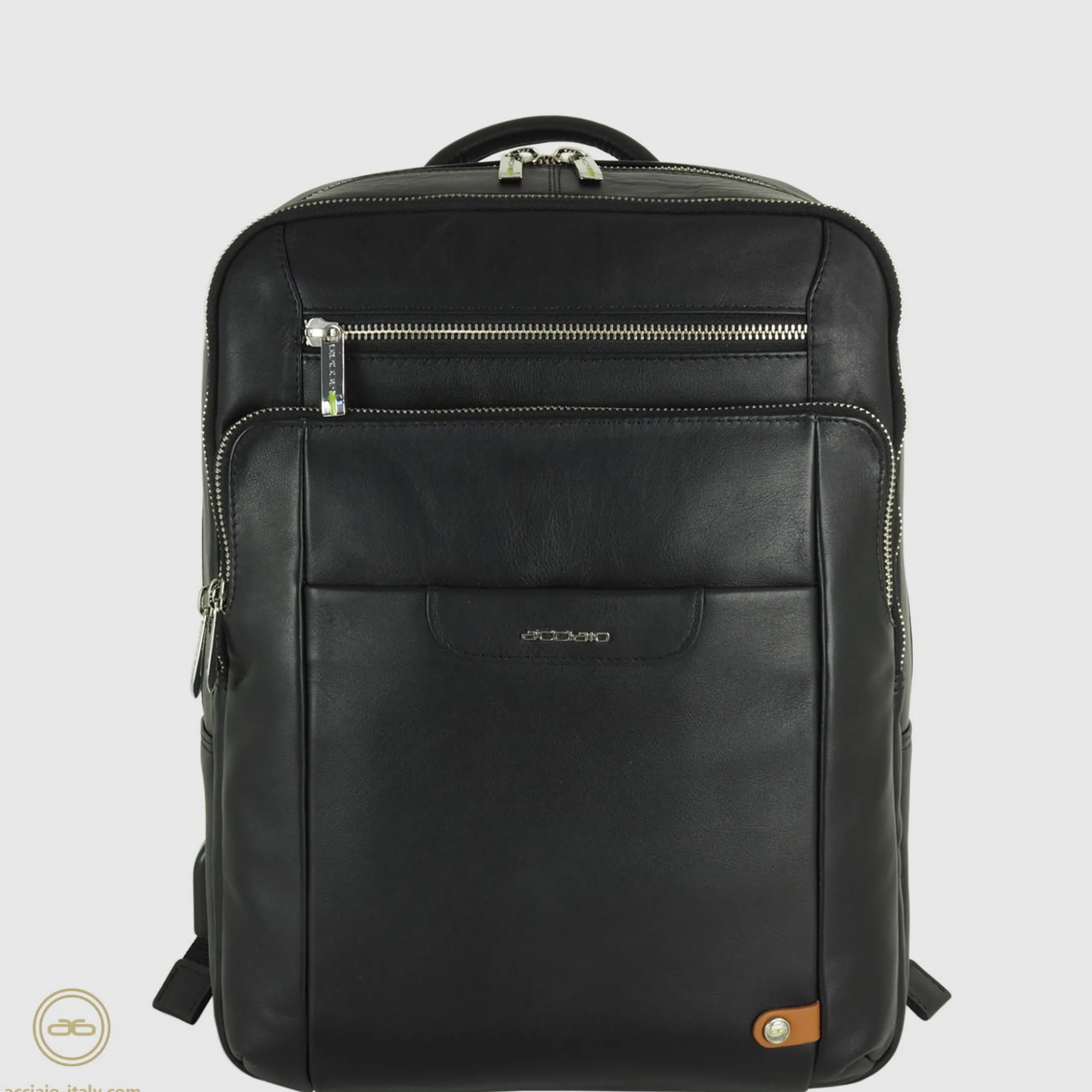 zaino_porta_pc_piccolo_zi_0-2.webp Zaino porta pc piccolo Zip 13" pelle Nero