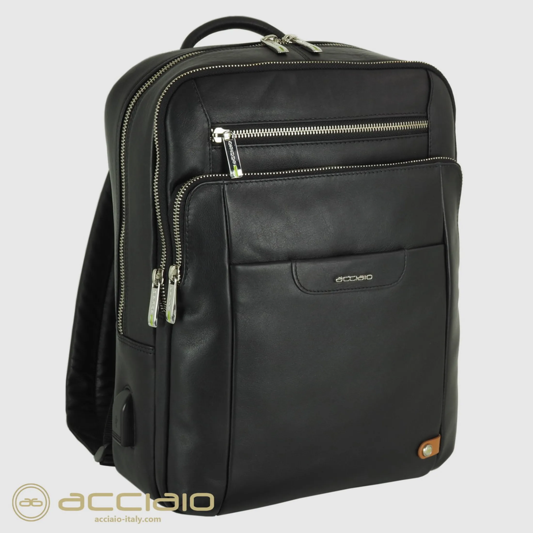 zaino_porta_pc_piccolo_zi_1-2.webp Zaino porta pc piccolo Zip 13" pelle Nero