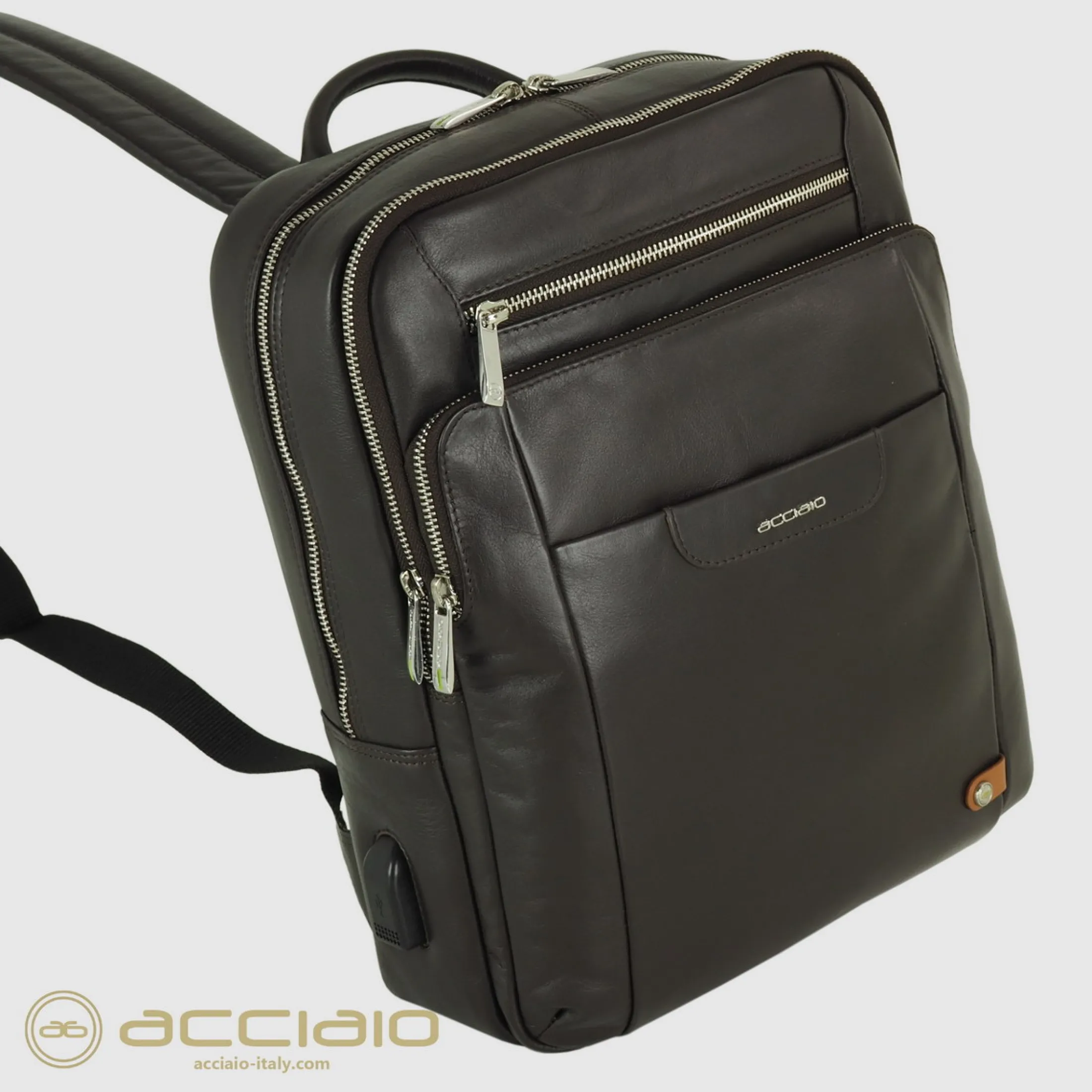 zaino_porta_pc_piccolo_zi_2-1.webp Zaino porta pc piccolo Zip 13" pelle Moka