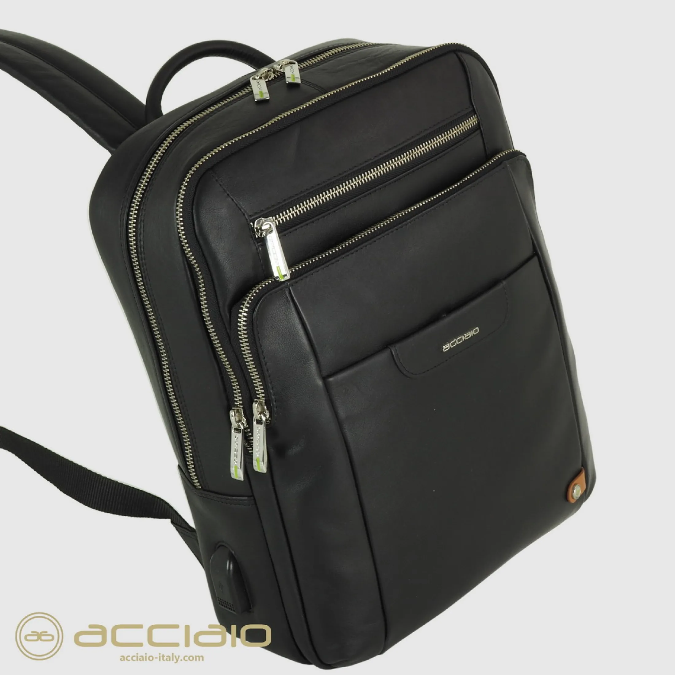 zaino_porta_pc_piccolo_zi_2-2.webp Zaino porta pc piccolo Zip 13" pelle Nero
