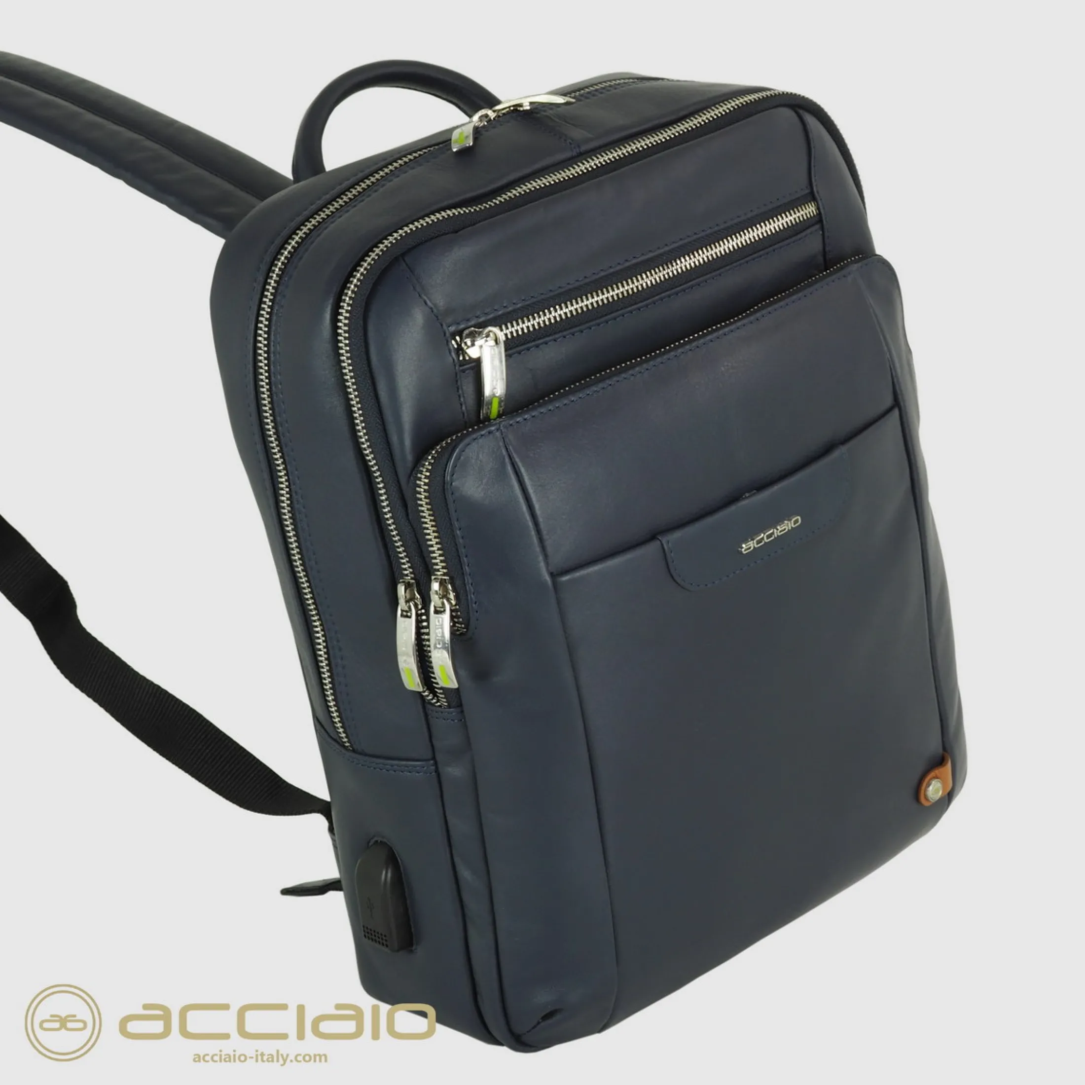 zaino_porta_pc_piccolo_zi_2.webp Zaino porta pc piccolo Zip 13" pelle Blu