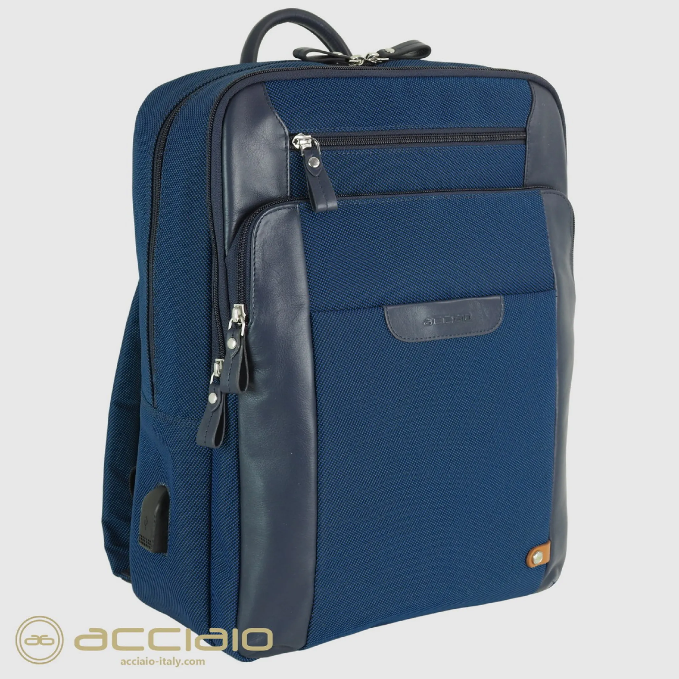 zaino_porta_pc_zip__tessu_1-1.webp Zaino porta pc Zip 15" tessuto e pelle Blu Navy