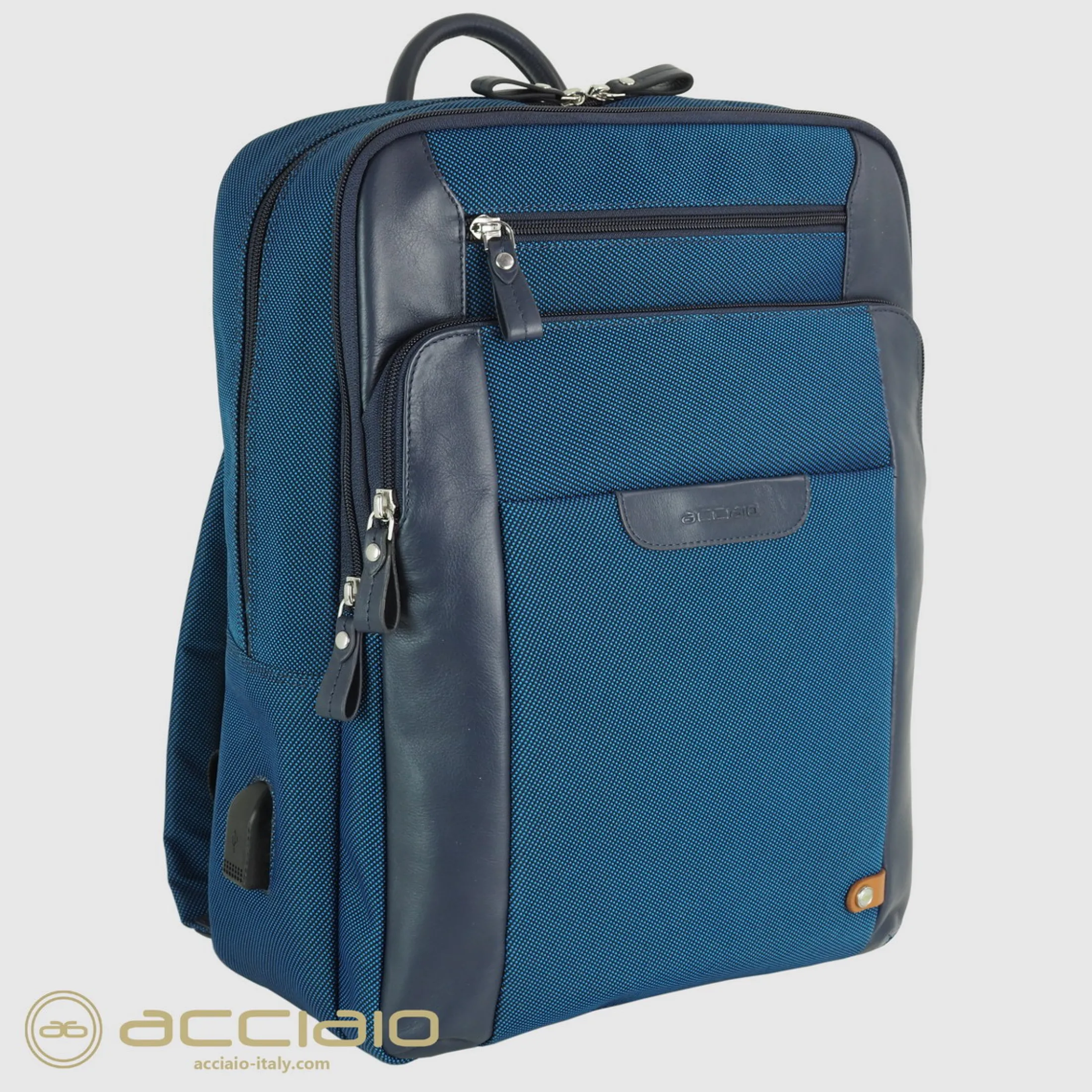 zaino_porta_pc_zip__tessu_1.webp Zaino porta pc Zip 15" tessuto e pelle Blu Cobalto